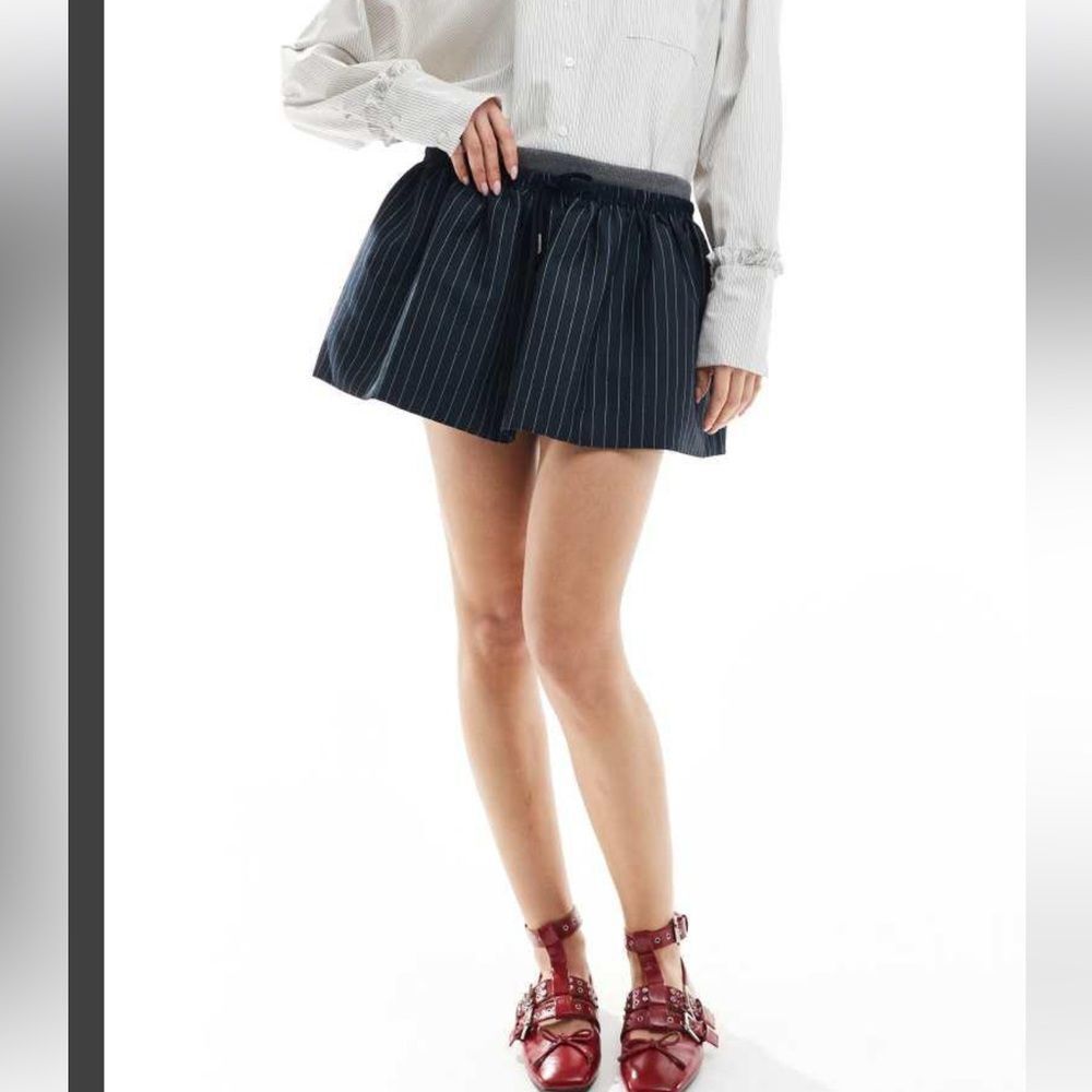 Chic Black Pinstripe Mini Skirt